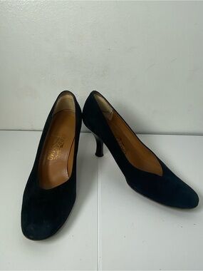 Salvador Ferragamo Women’s Black Suede Mid Tortoise Shell Look Heel Pumps